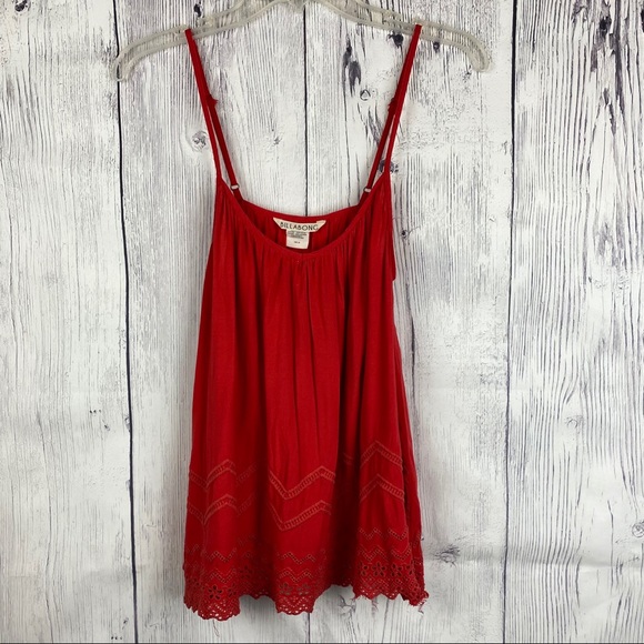 Billabong Tops - Billabong Tank Top Med Eyelet Bottom
